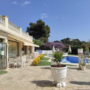 Bazén v ubytovaní Hotel Bonsol alebo v jeho blízkosti