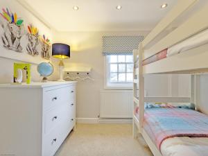 Divstāvu gulta vai divstāvu gultas numurā naktsmītnē St Pancras - Chichester