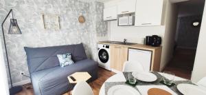 Kuchyň nebo kuchyňský kout v ubytování Charmant T2 proche plage avec terrasse privative + 8 fotografií