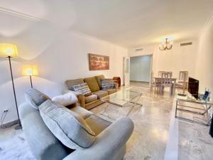 Los Jazmines de Nueva Alcantara, Marbella – Updated 2022 Prices