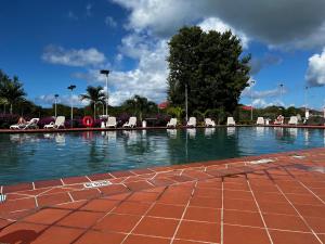 Kolam renang di atau dekat dengan SEAmply Villa by A.C.I.