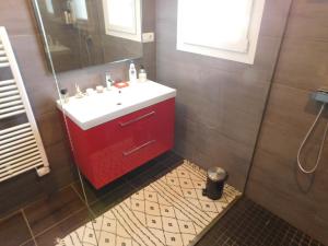 A bathroom at GMID IMMO Apartamento con gran terraza con vistas al mar en Roses