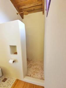 Galeriebild der Unterkunft Mor Panjurlu Bohem Tasarım Ev - Kazdağları & Deniz in Ayvacık