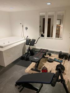 Fitness centrum a/nebo fitness zařízení v ubytování Gästezimmer am Waldrand