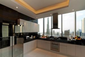 DAMAC Maison Mall Street的厨房或小厨房