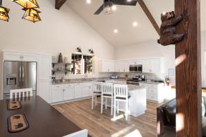 Kuchyň nebo kuchyňský kout v ubytování Half Dome Loft