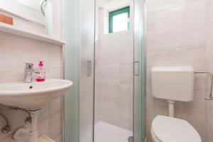 Kúpeľňa v ubytovaní House Roko + 20 fotografií