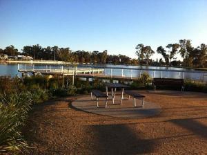 Gallery image of Lovely 2 bedroom apartment across from Shepp Lake. in Shepparton