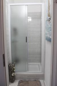 Koupelna v ubytování Rooms Zana