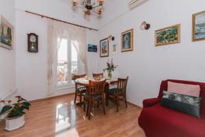 Posezení v ubytování Arya apartment
