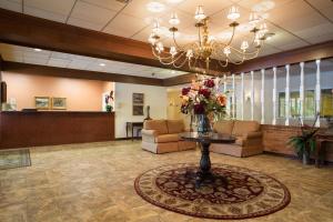 Vstupní hala nebo recepce v ubytování Ramada by Wyndham Ligonier + 37 fotografií