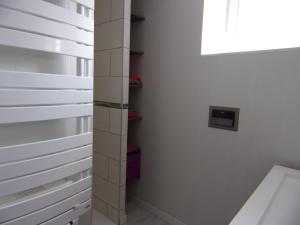 Salle de bains dans l'établissement L'Escale, chambres chez l'habitant