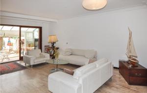 Χώρος καθιστικού στο Lovely Home In Sainte-Marie-La-Mer
