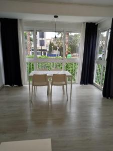 A balcony or terrace at Albir cosy apartment