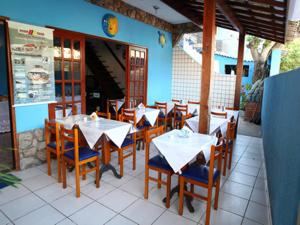 Reštaurácia alebo iné gastronomické zariadenie v ubytovaní Pousada Azul do Mar