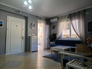 Fancy Summer Sea View Apartment - Image 7