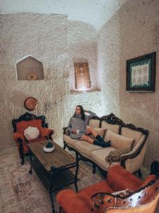 Posezení v ubytování Kalsedon Cave Suites