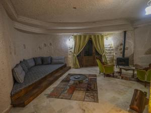 Posezení v ubytování Kalsedon Cave Suites