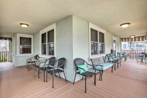 Ảnh trong thư viện ảnh của Beautiful Spacious Beach Home, Private Deck & Grill, with Beach Badges ở Point Pleasant Beach