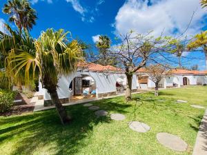 Vonkajšia záhrada v ubytovaní Bungalow Parque Golf by SunHousesCanarias