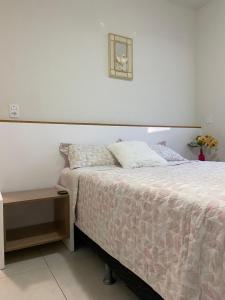 Afbeelding uit fotogalerij van Sinta-se em Casa! Apto Novo, Aconchegante e Funcional - 1 Quarto atende até 2 pessoas com cama de casal ou 2 Quartos para até 4 pessoas com camas de solteiro in Montes Claros