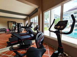 Fitness centrum a/nebo fitness zařízení v ubytování Katathong Golf Resort & Spa