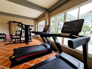 Fitness centrum a/nebo fitness zařízení v ubytování Katathong Golf Resort & Spa