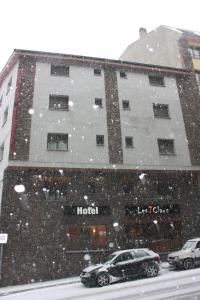 Hotel Les 7 Claus during the winter