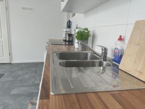Kuchyň nebo kuchyňský kout v ubytování FeWo Engler Lauenburg Bahnhofstraße