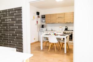 Kuchnia lub aneks kuchenny w obiekcie Diana Holiday Home