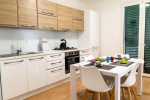 Kuchnia lub aneks kuchenny w obiekcie Diana Holiday Home