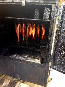 um monte de peixes a cozinhar num forno em SEE 31, Ferienlofts am Traunsee em Traunkirchen