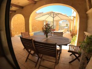 Rõdu või terrass majutusasutuses Ad Hoc B&B