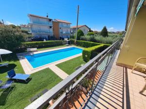 The swimming pool at or close to Appartamento Katia