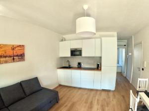 A kitchen or kitchenette at Appartamento Katia