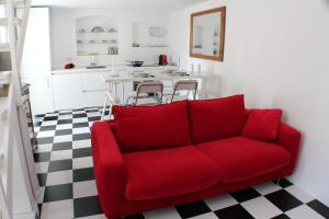 A seating area at Dolce Loft