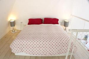 A bed or beds in a room at Dolce Loft