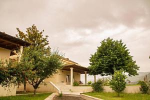 Zahrada ubytování Laki Villa with pool and jacuzzi