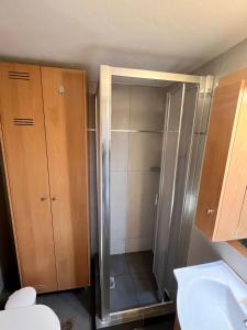 Kúpeľňa v ubytovaní Loutraki Sunset Apartment