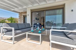Posezení v ubytování Villa Lara AmberBlue Pefkos