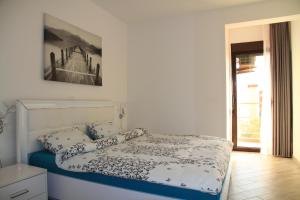 Gallery image of Sun&Sea Apartments in Dobra Voda +26 photos