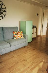 A seating area at Cara Catherine