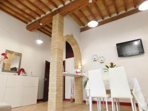 Η κουζίνα ή μικρή κουζίνα στο Otello Guest House +4 φωτογραφίες