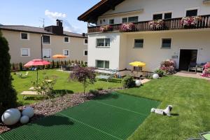 Vonkajšia záhrada v ubytovaní Residence Sisi