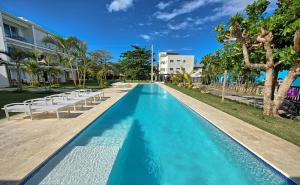 Πισίνα στο ή κοντά στο Amazing ocean view apartment with grand pool