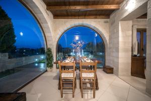 A balcony or terrace at FOS residence - ΦΩΣ ,luxury villa