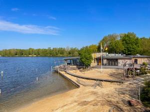 Zdjęcie z galerii obiektu Holiday Bungalow am Quendorfer See w mieście Schüttorf