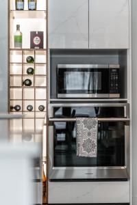 Kuchyň nebo kuchyňský kout v ubytování Nordic Lodge Tremblant -5 Bdrs,hot Tub,pool Table + 66 fotografií