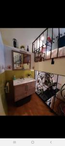 Kuchyň nebo kuchyňský kout v ubytování Casas Rurales Maribel - Complejo El Tejar - Apartamentos con jacuzzi en Alcalá del Júcar + 28 fotografií
