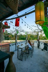 Restaurace v ubytování Sleepbox Hostel Suratthani